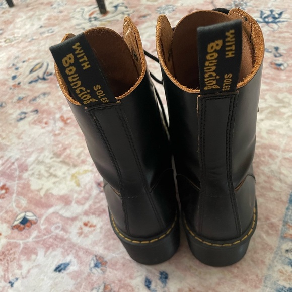 Dr Martin’s size 6 boots - Picture 2 of 12